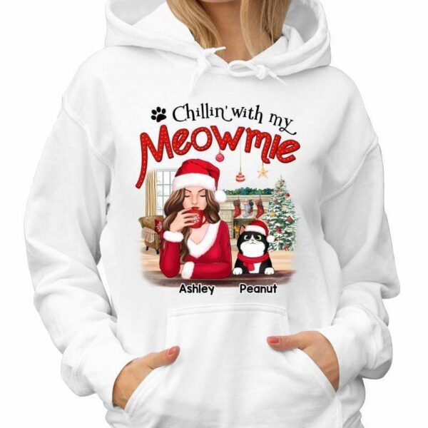 Hoodie & Sweatshirts Chillin‘ With Meowmies Cat Mom Personalized Hoodie Sweatshirt