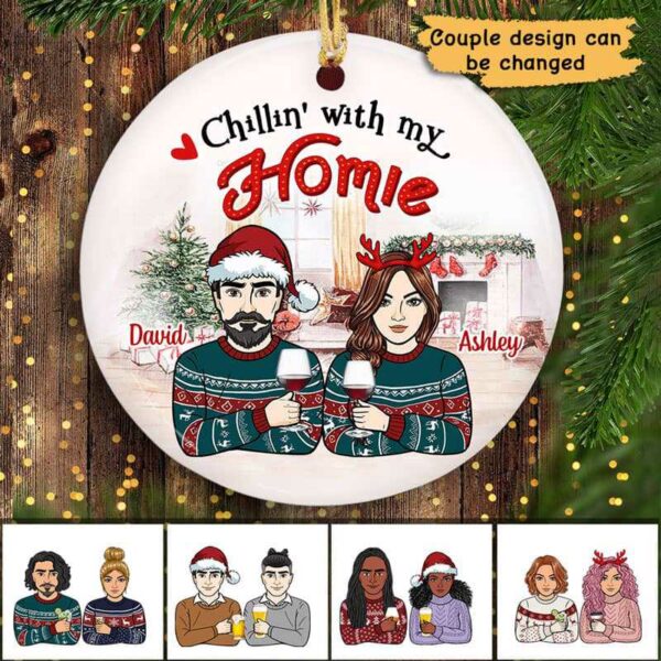 Ornament Chillin‘ With My Homie Couple Front View Personalized Circle Ornament Ceramic / Pack 1