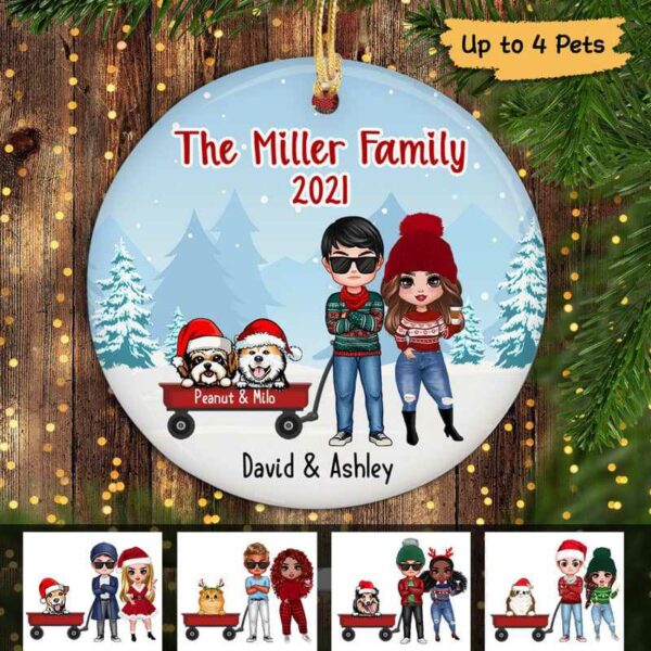 Ornament Couple & Pet In Winter Christmas Personalized Decorative Circle Ornament Ceramic / Pack 1