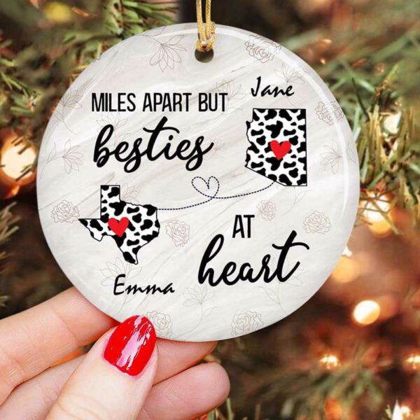 Ornament Cow Patterned Long Distance Besties Personalized Circle Ornament Ceramic / Pack 1